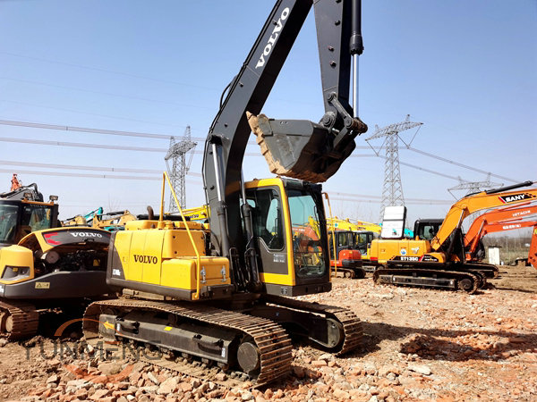Volvo EC140BLC excavator