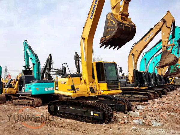 Komatsu PC200-8 excavator