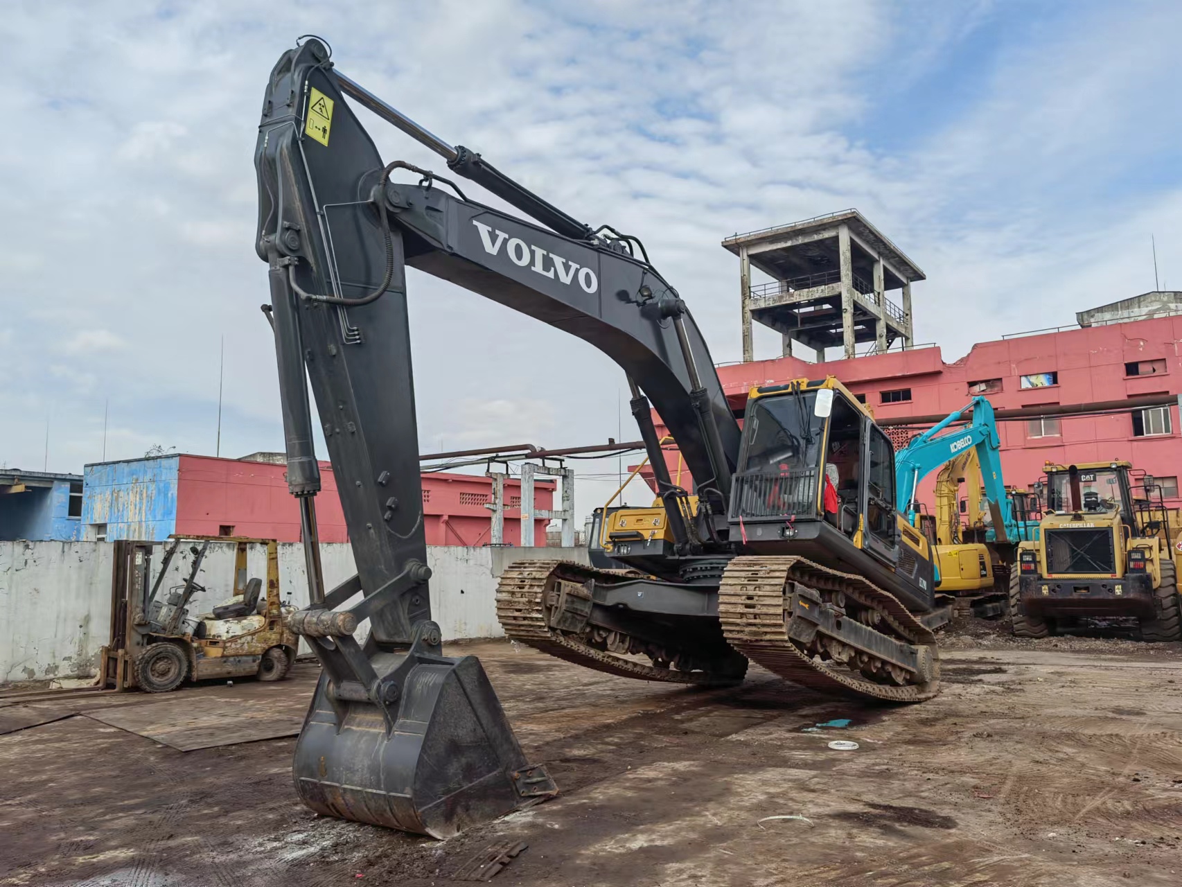Volvo 290B Excavator