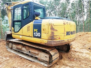 Komatsu PC130-7 Excavator