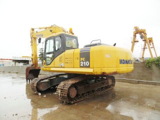 Komatsu PC210-7 Excavator