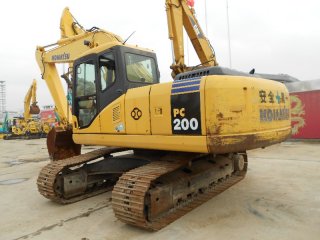Komatsu PC200-7 Excavator