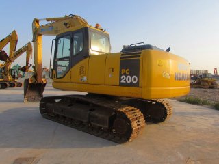Komatsu PC200-7 Excavator