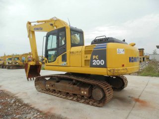 Komatsu PC200-8 Excavator