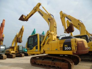 Komatsu PC200-8 Excavator