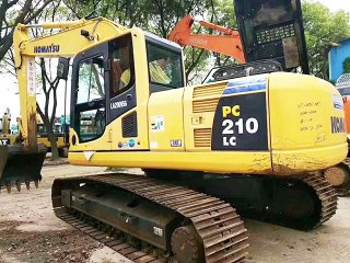 Komatsu PC210-8 Excavator