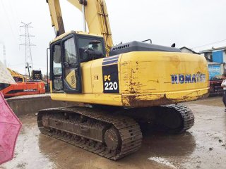 Komatsu PC220-7 Excavator
